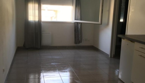 Logement tudiant Location T2 Vide Nmes (30000)