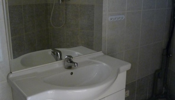 Logement tudiant T2 à Nmes (30000)