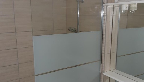 Logement tudiant T2 à Orange (84100)