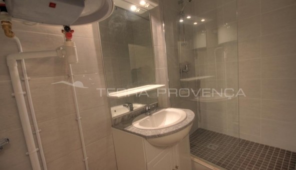 Logement étudiant Location T2 Vide Orange (84100)