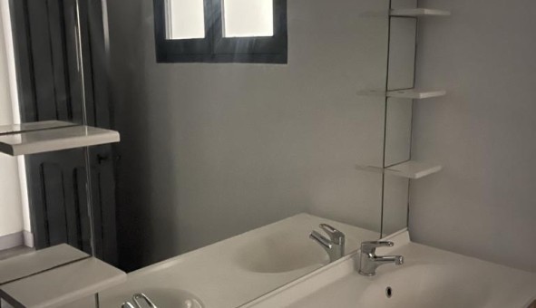Logement tudiant T2 à Orange (84100)