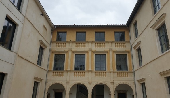 Logement �tudiant T2 &agrave; Pierre B�nite (69310)