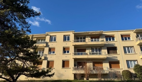 Logement �tudiant T2 &agrave; Pierre B�nite (69310)