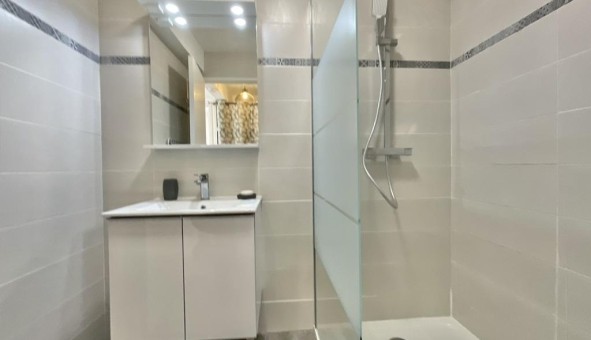 Logement �tudiant T2 &agrave; Plan de la Tour (83120)