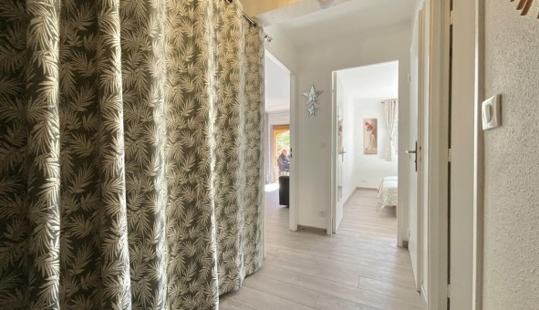 Logement �tudiant T2 &agrave; Plan de la Tour (83120)