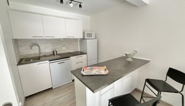 Logement �tudiant T2 &agrave; Plan de la Tour (83120)