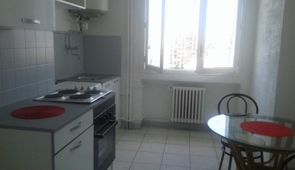 Logement tudiant T2 à Sedan (08200)