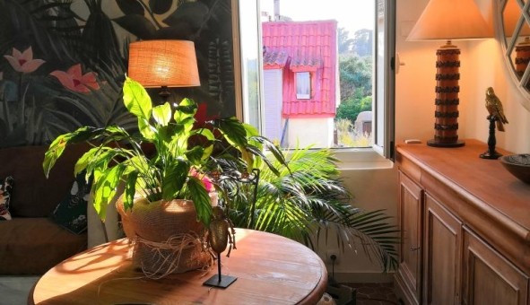 Logement tudiant T2 à Six Fours les Plages (83140)