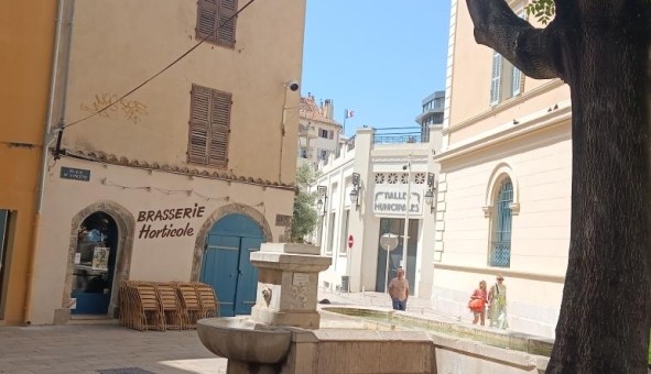Logement tudiant T2 à Toulon (83200)