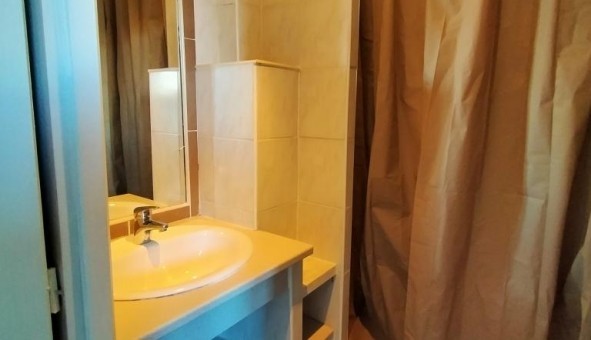 Logement tudiant T2 à Toulon (83200)