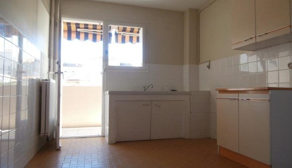 Logement tudiant T2 à Toulon (83200)