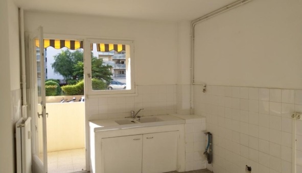 Logement tudiant T2 à Toulon (83200)