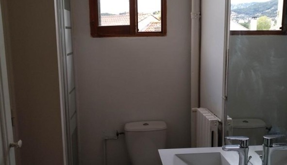 Logement tudiant T2 à Toulon (83200)