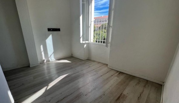 Logement tudiant Location T2 Vide Toulon (83200)