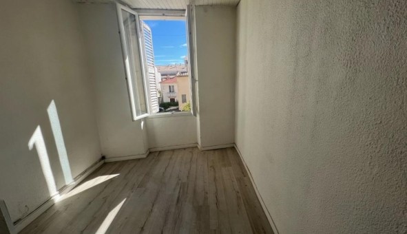 Logement tudiant T2 à Toulon (83200)