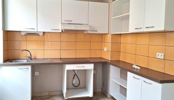 Logement tudiant T2 à Trans en Provence (83720)