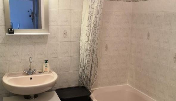 Logement tudiant T2 à Valence (26000)