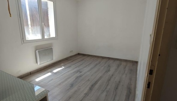 Logement tudiant T3 à Adissan (34230)