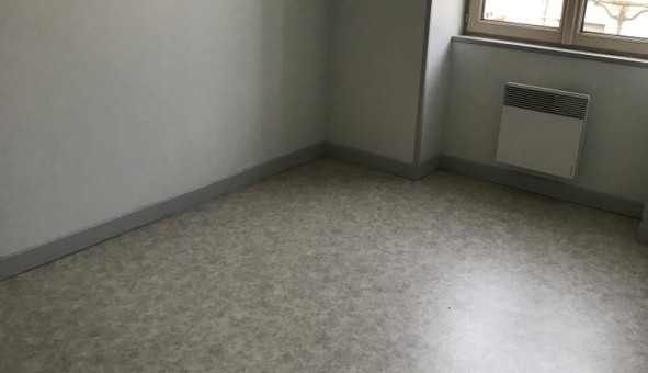 Logement �tudiant T3 &agrave; Ainay le Vieil (18200)