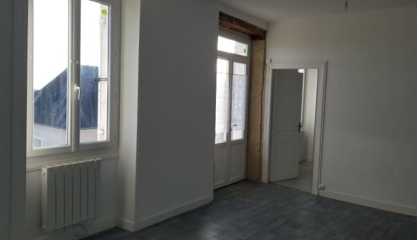 Logement �tudiant T3 &agrave; Ajat (24210)