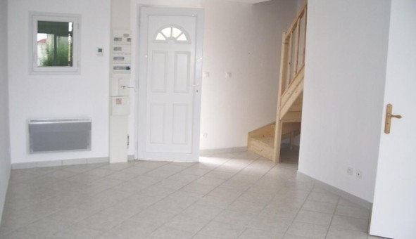 Logement étudiant Location T3 Vide Albon (26140)