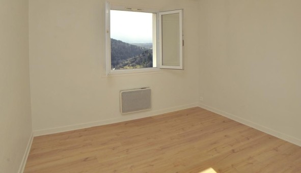 Logement �tudiant T3 &agrave; Alleuze (15100)