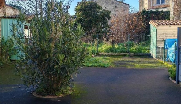 Logement �tudiant T3 &agrave; Amur� (79210)