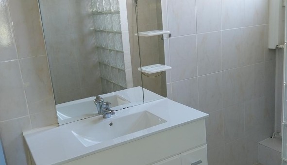 Logement tudiant T3 à Ancne (26200)