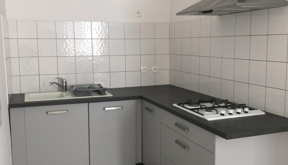 Logement tudiant Location T3 Vide Arles (13200)
