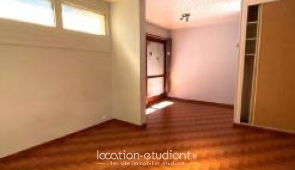Logement tudiant T3 à Arros de Nay (64800)