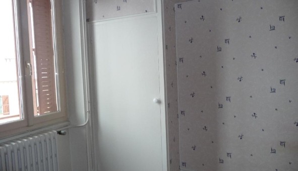 Logement tudiant T3 à Aurillac (15000)