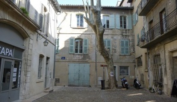 Logement tudiant Location T3 Vide Avignon (84000)