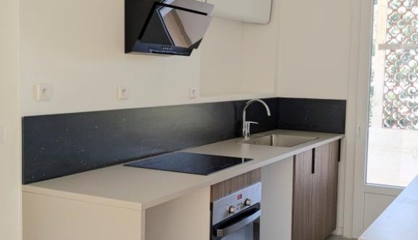 Logement tudiant Location T3 Vide Avignon (84000)