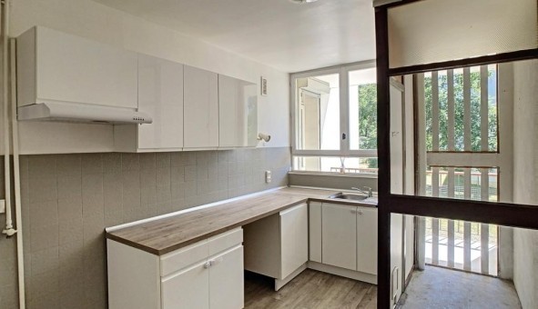 Logement tudiant T3 à Avon (77210)