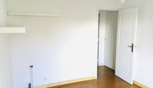 Logement �tudiant T3 &agrave; Avrill� (49240)