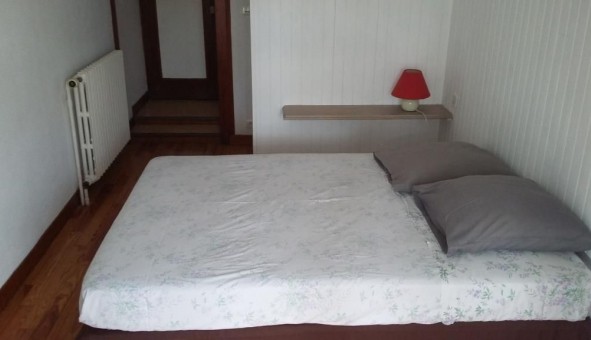 Logement �tudiant T3 &agrave; Az� (71260)