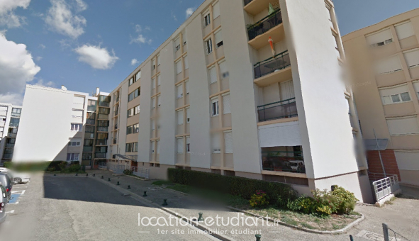 Logement tudiant Location T3 Vide Bagnols sur Cze (30200)