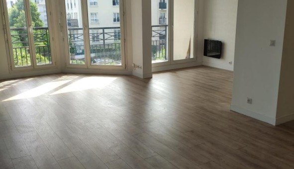 Logement tudiant Location T3 Vide Bailly Romainvilliers (77700)