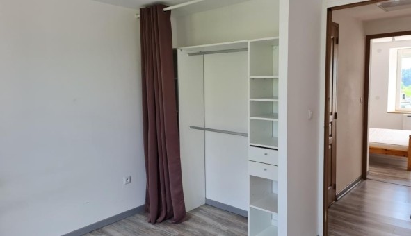 Logement �tudiant T3 &agrave; Bains (43370)