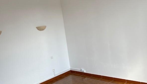 Logement tudiant T3 à Barbey (77130)