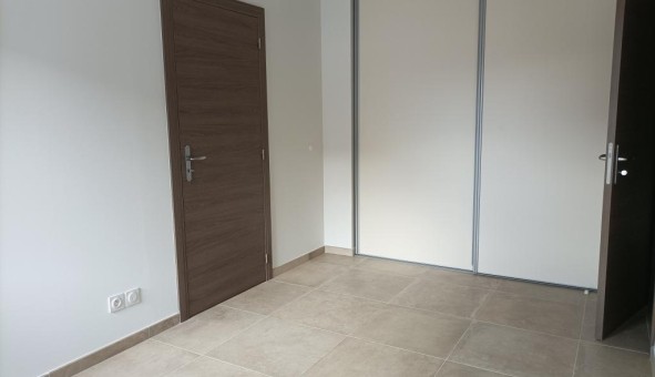 Logement �tudiant T3 &agrave; Barcelonne (26120)