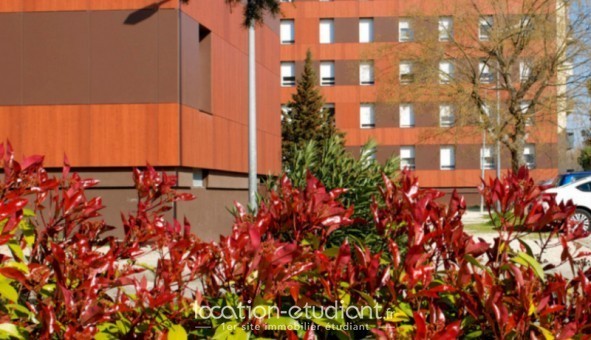 Logement tudiant T3 à Bollne (84500)