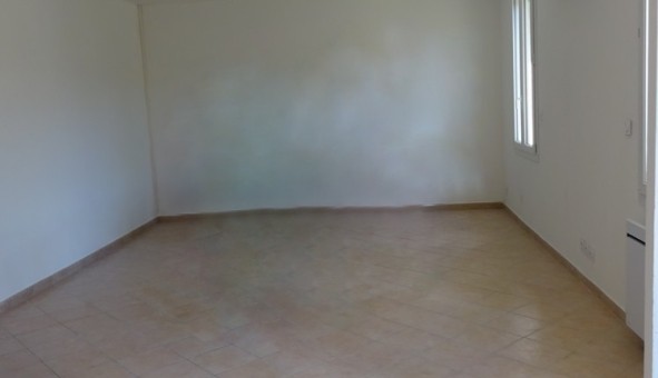 Logement �tudiant T3 &agrave; Boll�ne (84500)