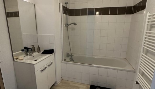 Logement tudiant T3 à Bordeaux (33300)