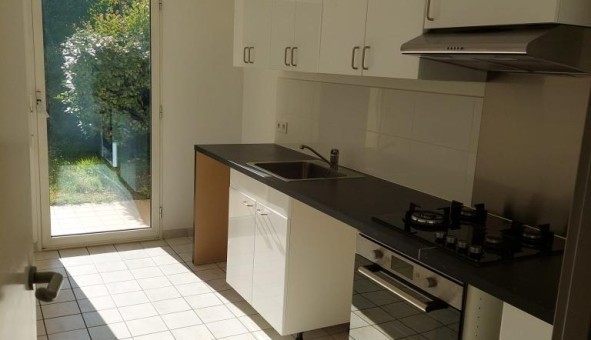 Logement tudiant T3 à Bordeaux (33300)