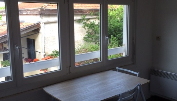 Logement tudiant T3 à Bordeaux (33300)