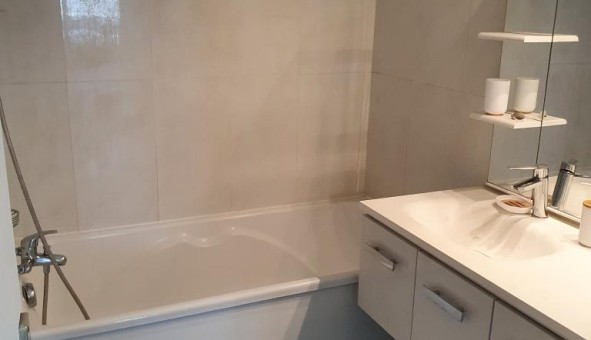 Logement �tudiant T3 &agrave; Bordeaux (33300)