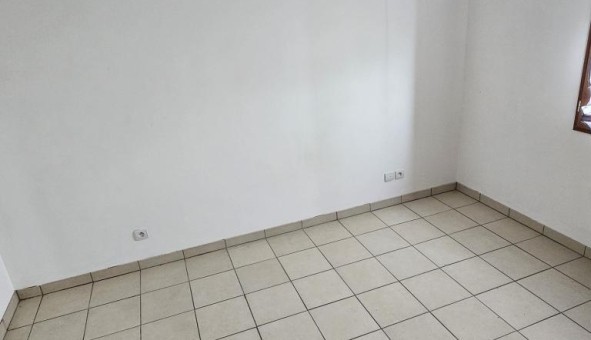 Logement tudiant T3 à Bosse (37240)