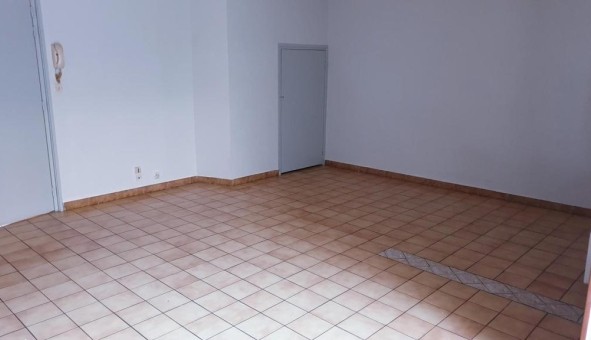 Logement étudiant T3 à Brethenay (52000)