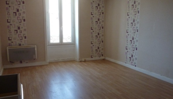 Logement tudiant T3 à Bussac (24350)